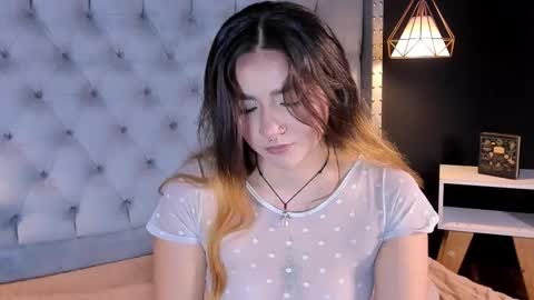 Shanntal  online show from 11/22/25, 02:27