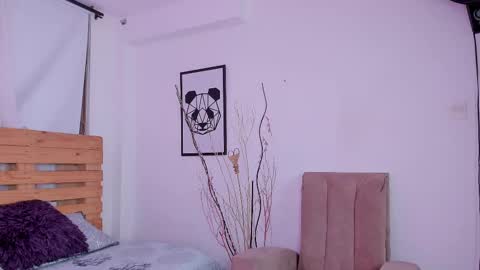 Shantal online show from 10/29/25, 12:18