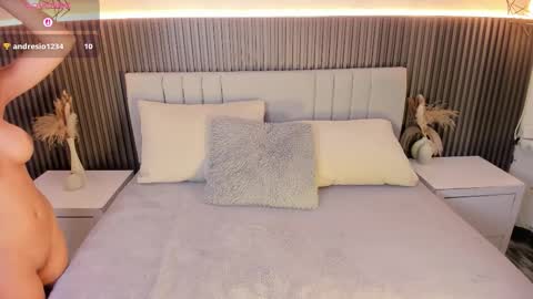 Snapshot of shanonclark chatting on 09/25/25, 07:28 SHANON online show from 09/25/25, 07:28