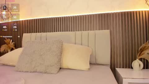 Snapshot of shanonclark chatting on 10/10/25, 07:24 SHANON online show from 10/10/25, 07:24