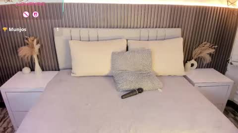 Snapshot of shanonclark chatting on 10/14/25, 07:14 SHANON online show from 10/14/25, 07:14