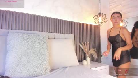 Snapshot of shanonclark chatting on 10/28/25, 07:16 SHANON online show from 10/28/25, 07:16