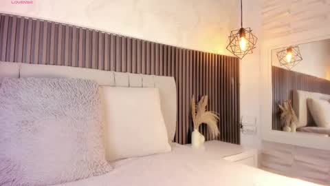 Snapshot of shanonclark chatting on 11/23/25, 11:10 SHANON online show from 11/23/25, 11:10