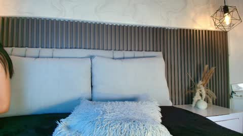 SHANON online show from 04/10/26, 08:24