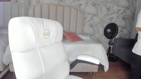 Shantal online show from 11/17/25, 03:45