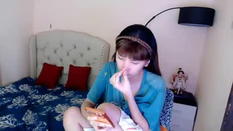 Snapshot of shantalfoxxy chatting on 06/11/26, 12:32 SHANTA FOX s online show from 06/11/26, 12:32