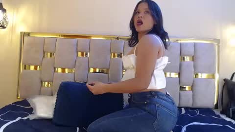 Snapshot of shantall_05 chatting on 10/04/25, 03:10 shantall 05 online show from 10/04/25, 03:10