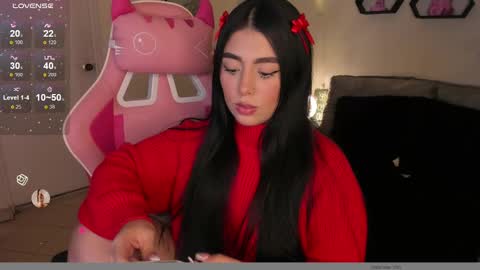 Snapshot of shantall_vidales chatting on 12/29/24, 11:18 online show from 12/29/24, 11:18