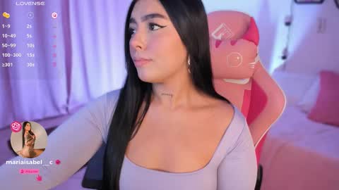 Snapshot of shantall_vidales chatting on 09/11/25, 05:29 online show from 09/11/25, 05:29