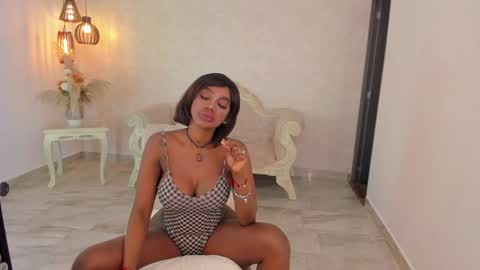 ShantallKnowles online show from 01/27/25, 12:48