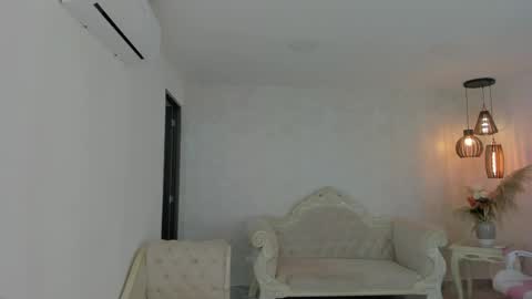 ShantallKnowles online show from 02/10/25, 12:39