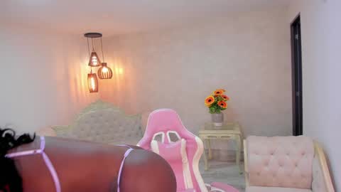 ShantallKnowles online show from 02/25/26, 12:37