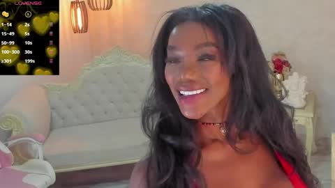 Snapshot of shantallknowless chatting on 04/22/26, 07:04 ShantallKnowles online show from 04/22/26, 07:04