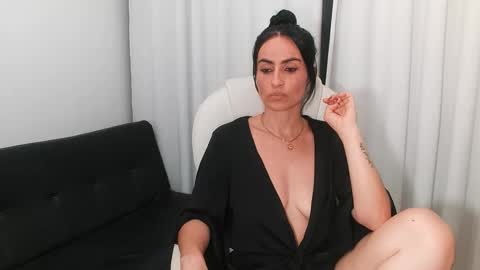 shantal online show from 02/11/25, 03:08