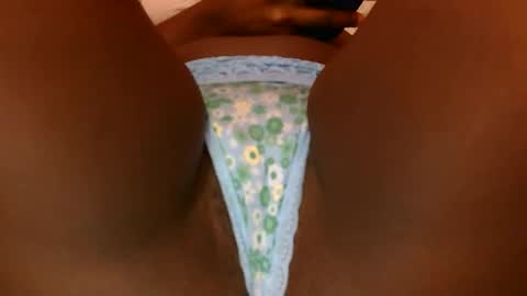 Snapshot of shantel_97 chatting on 02/15/26, 07:51 shantel online show from 02/15/26, 07:51