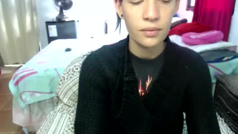 shanyflores5 online show from 04/22/26, 01:12