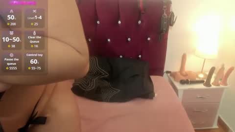 Snapshot of shara_beauty chatting on 09/12/25, 05:29 shara_beauty online show from 09/12/25, 05:29