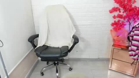 Shara Oz online show from 03/08/26, 02:37