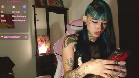 Snapshot of sharaross1 chatting on 09/09/25, 05:07 sharaross1 online show from 09/09/25, 05:07