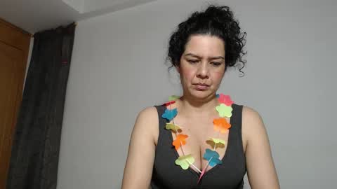 sharickleon11 online show from 10/17/25, 12:58