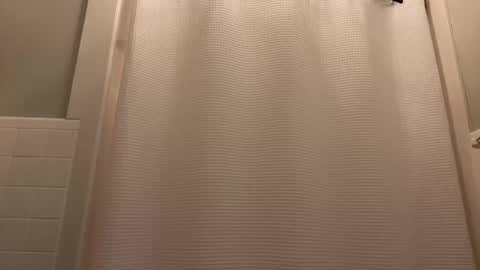 Snapshot of shark1865 chatting on 01/28/25, 09:50 shark1865 online show from 01/28/25, 09:50