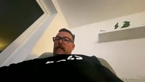 Sharksboy online show from 10/04/25, 06:50