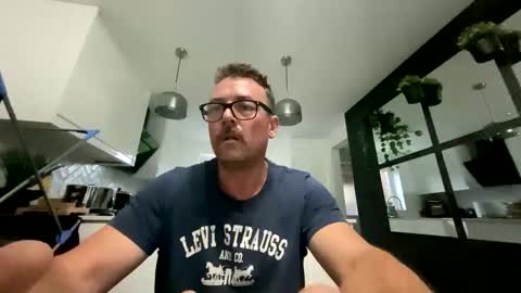 Sharksboy online show from 10/06/25, 06:11