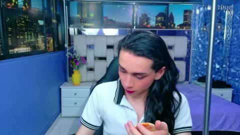 Sharlond online show from 04/13/26, 01:05