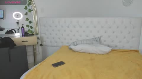 Sharlot online show from 01/12/26, 12:10