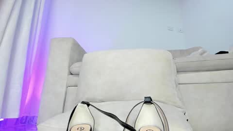 Hi fiends ---- I usually start online from Monday to Friday from 1000 am Saturdays and Sundays at 600 am Colombia time online show from 01/13/25, 06:38