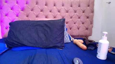 Sharlott online show from 01/24/25, 03:02