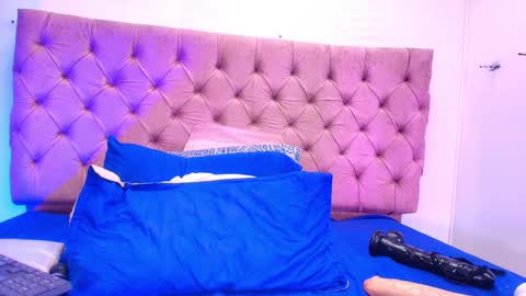 Sharlott online show from 01/30/25, 02:58