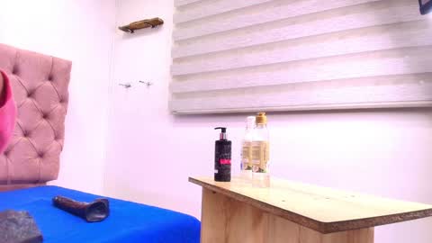 Sharlott online show from 02/01/25, 11:54