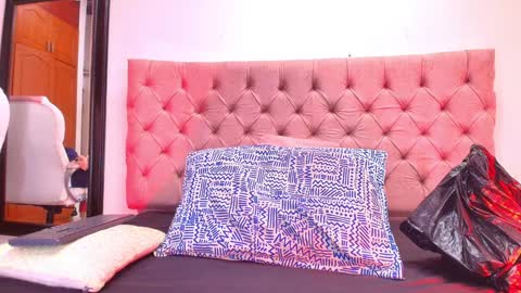 Sharlott online show from 02/02/25, 12:13