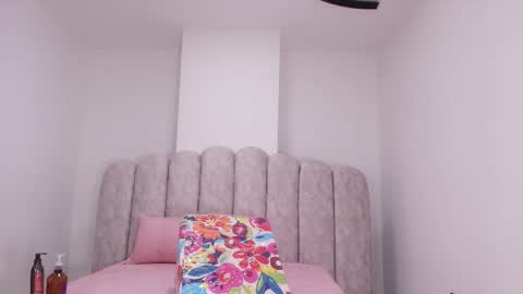 Sharlott online show from 12/03/25, 11:52