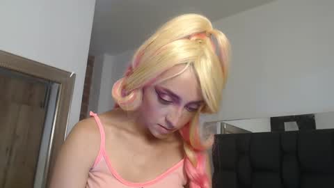 Sharlotte online show from 03/10/25, 11:27