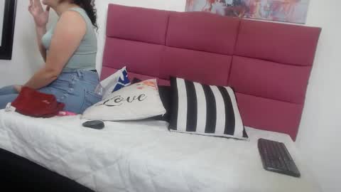 Sara online show from 01/28/25, 02:53