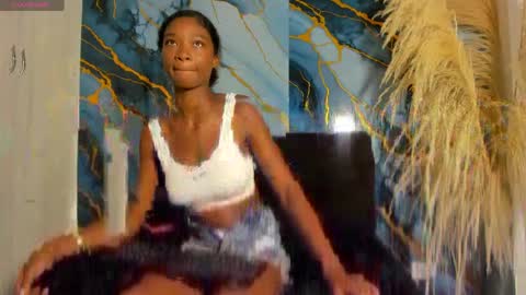 sharlotte_devereux online show from 05/05/26, 09:01
