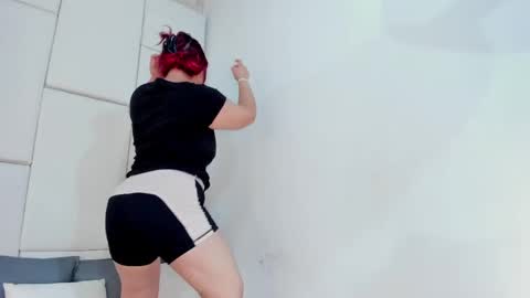 Snapshot of sharon_and_doggy chatting on 03/05/25, 08:32 Sharon and Doggy online show from 03/05/25, 08:32