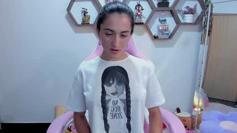 Snapshot of sharonsander1 chatting on 01/11/25, 09:15 Sharon online show from 01/11/25, 09:15