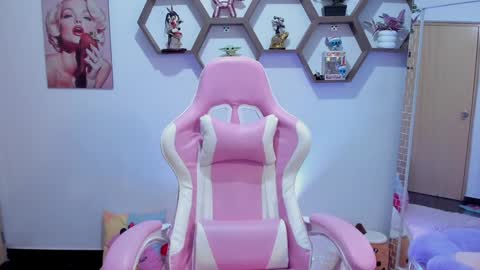 Snapshot of sharonsander1 chatting on 02/08/25, 01:11 Sharon online show from 02/08/25, 01:11