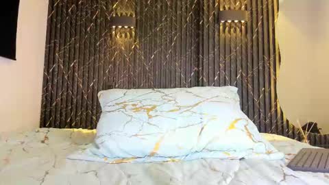 Snapshot of sharonttaylor chatting on 10/01/25, 10:16 SHARON TAYLOR online show from 10/01/25, 10:16