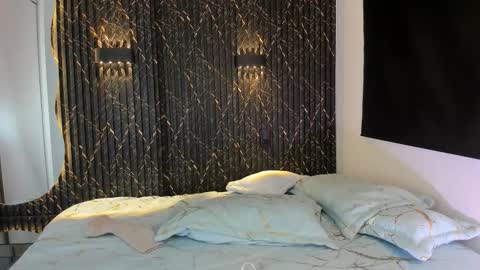 Snapshot of sharonttaylor chatting on 11/05/25, 08:31 SHARON TAYLOR online show from 11/05/25, 08:31