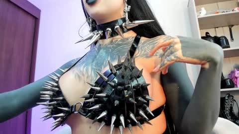 Antonia online show from 01/18/25, 05:48