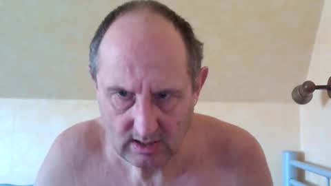 Snapshot of sharpshoder chatting on 02/08/25, 01:01 Peter online show from 02/08/25, 01:01