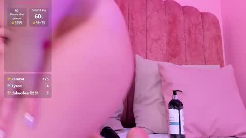 Snapshot of shatall_rouge chatting on 01/27/25, 11:11 Shantall online show from 01/27/25, 11:11