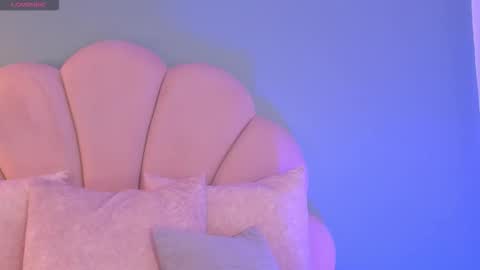 Snapshot of shatall_rouge chatting on 11/28/25, 04:37 Shantall online show from 11/28/25, 04:37