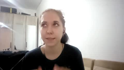 Annette online show from 12/22/25, 08:44