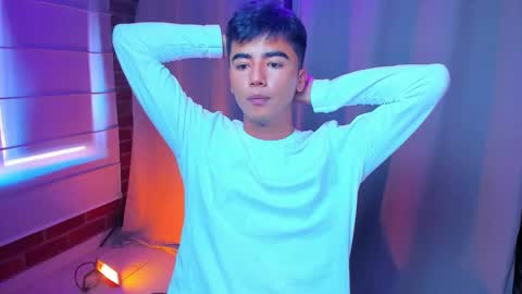 Snapshot of shawn__sanderson chatting on 12/17/25, 01:06 Shawn online show from 12/17/25, 01:06