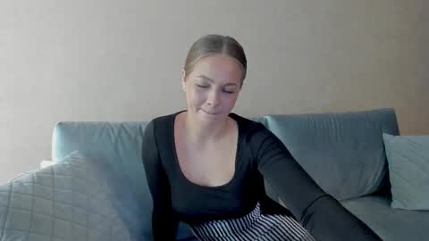 Snapshot of shawty_sue chatting on 12/13/25, 08:04 Sue online show from 12/13/25, 08:04